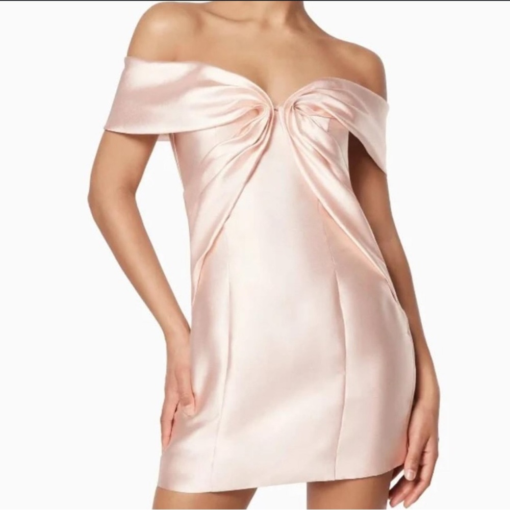 Elliatt Pink Off-Shoulder Dress
